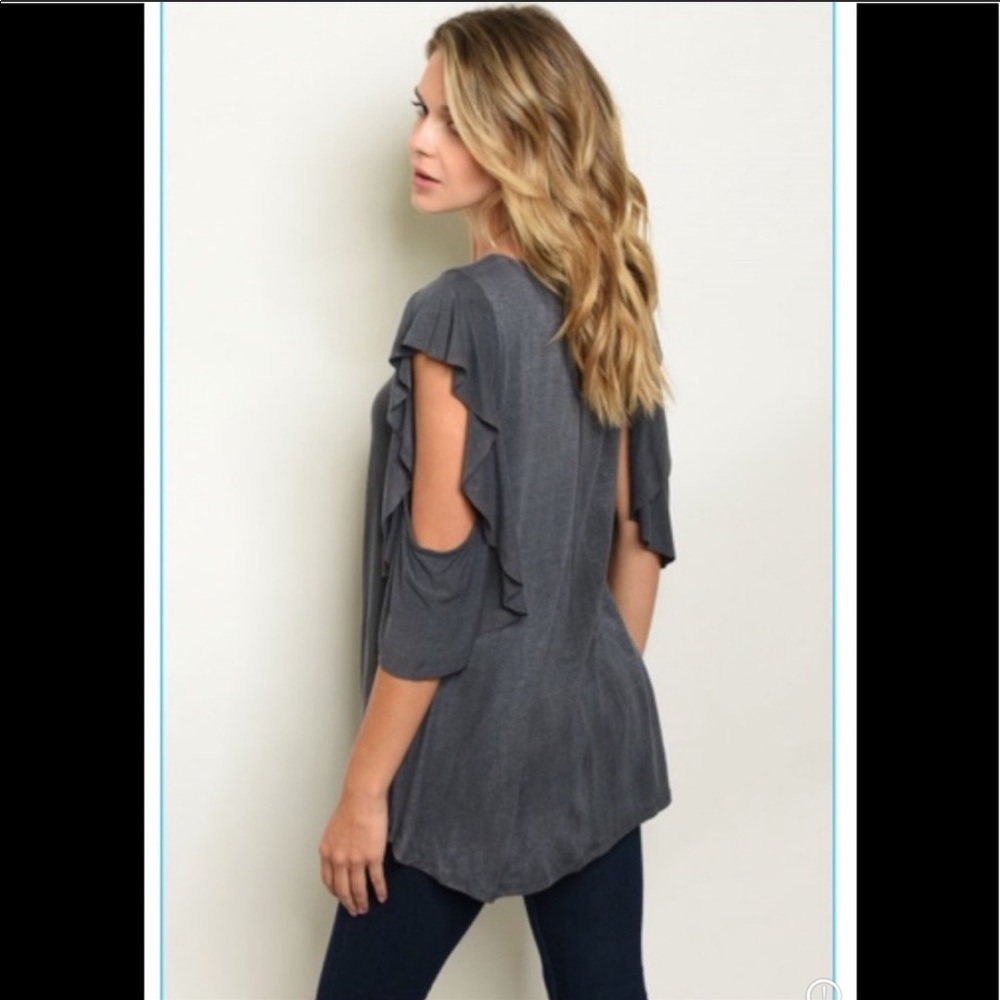 NWT. Gray open sleeve top